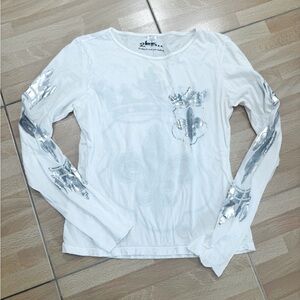 To Be Free White Silver Graphic Long Sleeve Tee. Sz M Fluer-de-Lis